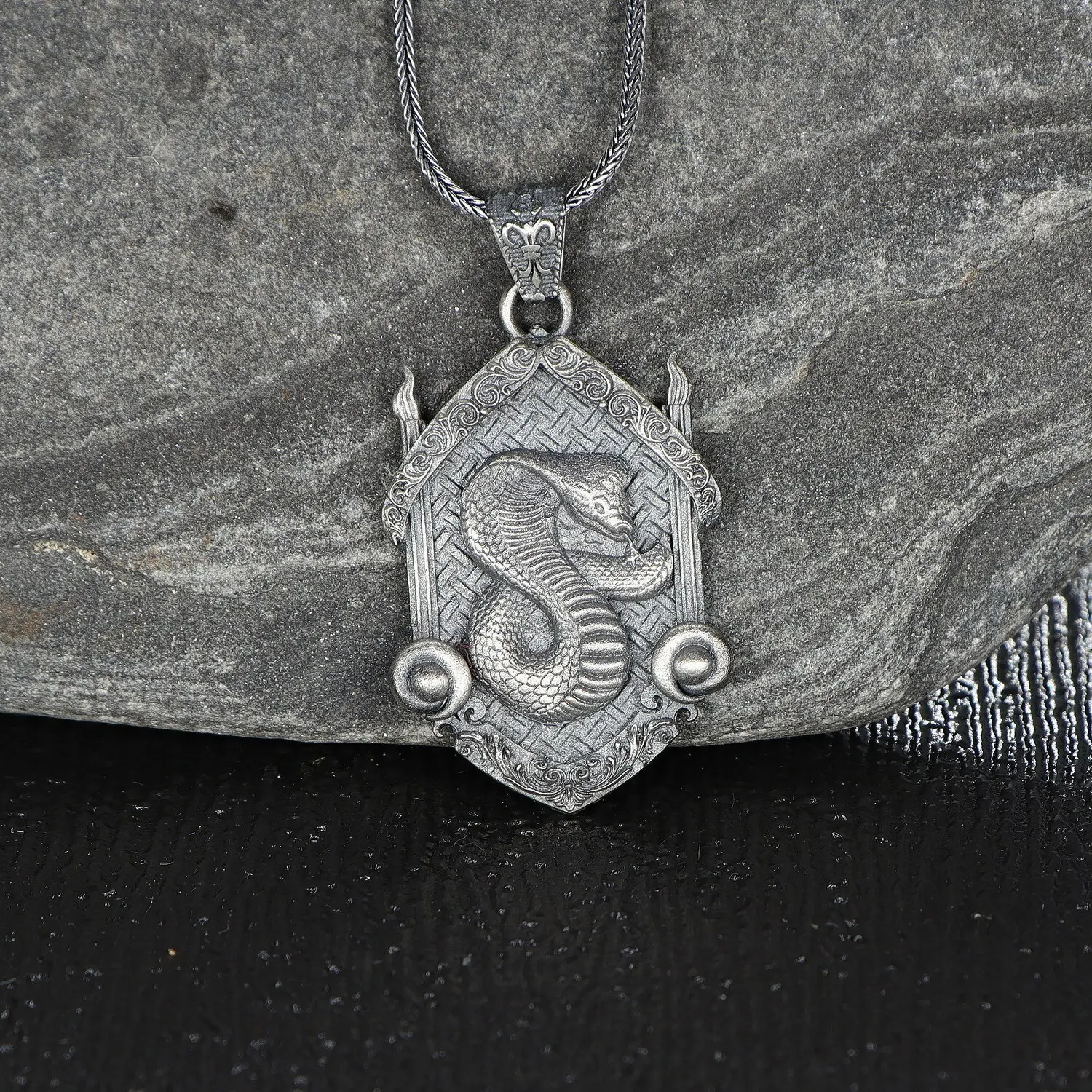 925K Sterling Silver Cobra Necklace