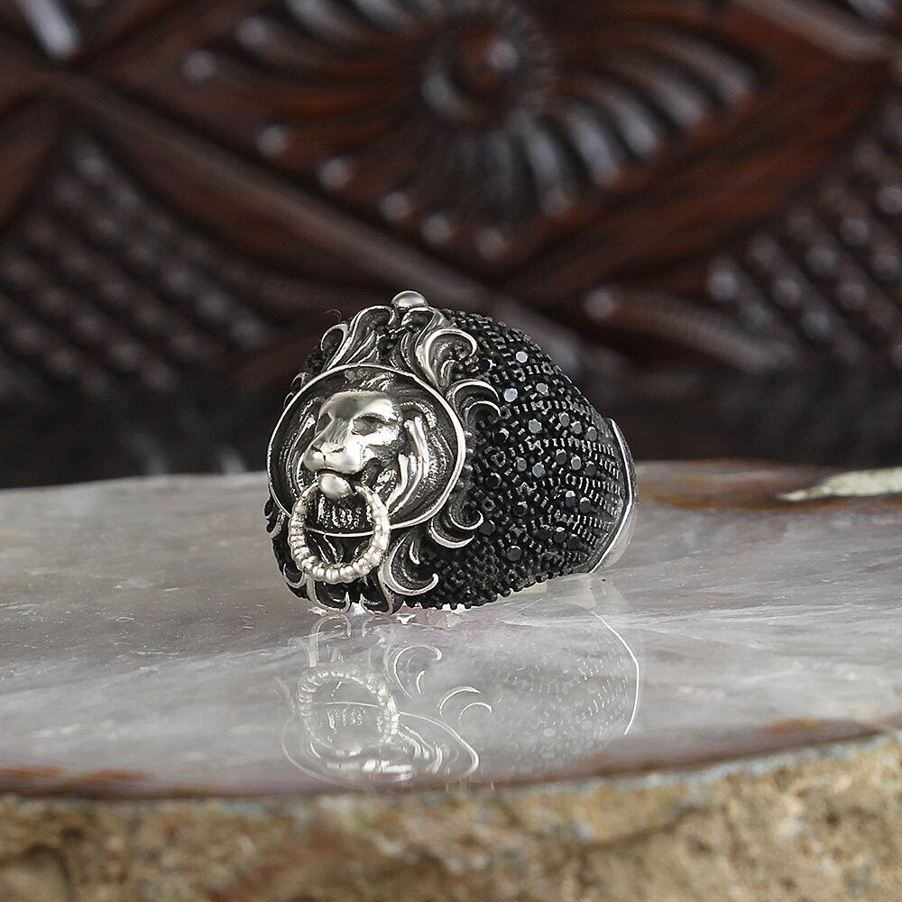 925 Silver Lion Ring | Wadlyn (W-EGYT-646-77)