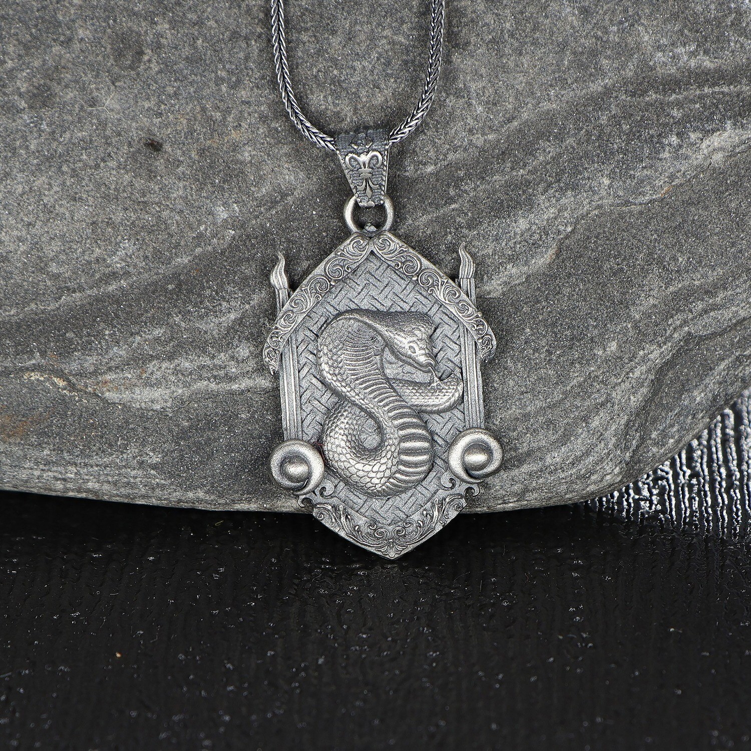 925K Sterling Silver Cobra Necklace